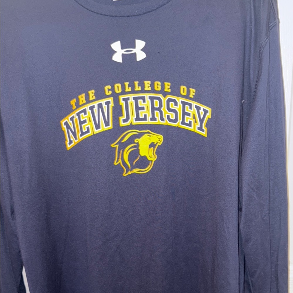 Under Armour Men's Navy Shirt - The College of New Jersey